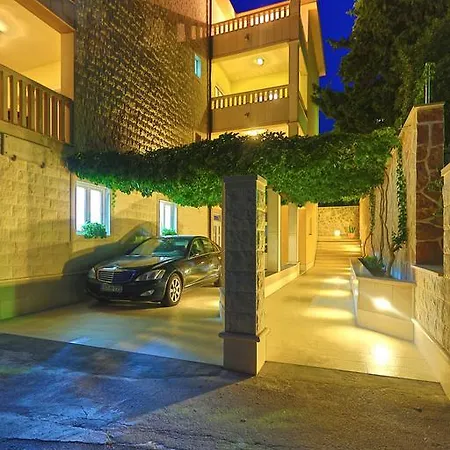 말리스코 * 흐바르